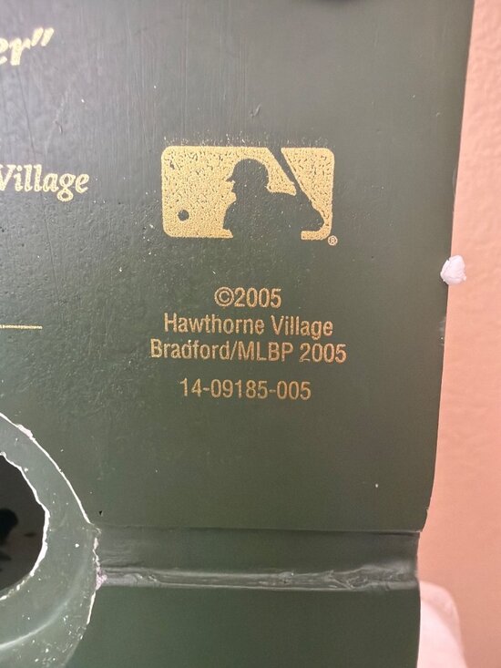 2005 Hawthorne Christmas Village Boston Red Sox Lighted Theater w/ COA Box Cord - Picture 15 of 16